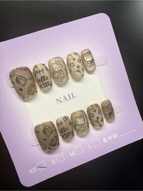 Hello Kitty Matte Press On Nails Xsmall